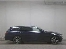 Blau Gebraucht 2022 Mercedes E300 Avantgarde Limousine | 24.980 € (Guter Preis)