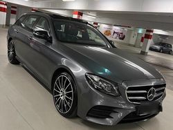 Grau Gebraucht 2020 Mercedes E400 AMG Kombi | 29.999 € (Fairer Preis)