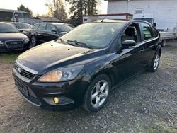 Schwarz Gebraucht 2010 Ford Focus Style Limousine | 1.990 € (Superpreis)