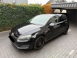 Schwarz Gebraucht 2016 VW Golf VII LOUNGE Limousine | 9.650 € (Fairer Preis)