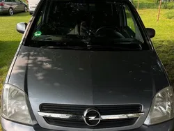 Silber Gebraucht 2006 Opel Meriva Cosmo Van / Kleinbus | 1.800 € (Etwas zu teuer)