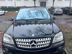 Schwarz Gebraucht 2005 Mercedes ML350 SUV | 7.300 € (Fairer Preis)