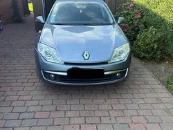 Grau Gebraucht 2010 Renault Laguna III Kombi | 2.900 € (Fairer Preis)