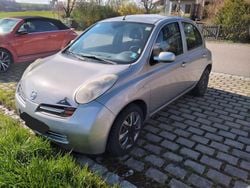 Grau Gebraucht 2004 Nissan Micra Visia Kleinwagen | 1.300 € (Fairer Preis)