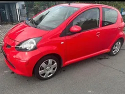 Rot Gebraucht 2008 Toyota Aygo Kleinwagen | 2.600 € (Fairer Preis)