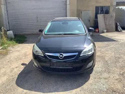 Schwarz Gebraucht 2011 Opel Astra Eco Kombi | 2.450 € (Fairer Preis)
