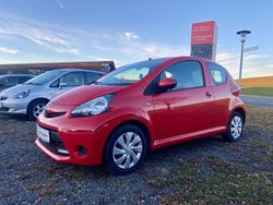 Rot Gebraucht 2013 Toyota Aygo Cool Kleinwagen | 3.990 € (Fairer Preis)