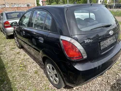 Schwarz Gebraucht 2010 Kia Rio Attract Limousine | 1.500 € (Guter Preis)