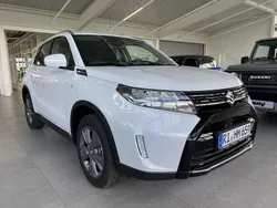 Pearl cool white Gebraucht 2024 Suzuki Vitara Comfort SUV | 23.400 € (Fairer Preis)