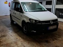 Weiß Gebraucht 2016 VW Caddy Van / Kleinbus | 7.740 € (Guter Preis)