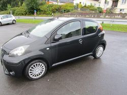 Schwarz Gebraucht 2014 Toyota Aygo Kleinwagen | 4.499 € (Fairer Preis)