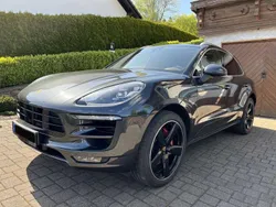 Grau Gebraucht 2016 Porsche Macan Turbo SUV | 42.850 € (Fairer Preis)