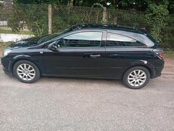 Schwarz Gebraucht 2009 Opel Astra Coupé | 1.500 € (Fairer Preis)
