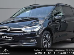 Deep black perleffekt Gebraucht 2023 VW Touran Comfortline Van / Kleinbus | 31.900 € (Fairer Preis)