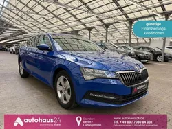 Blau Gebraucht 2022 Skoda Superb Ambition Limousine | 23.790 € (Guter Preis)