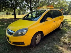 Gelb Gebraucht 2007 Opel Zafira Van / Kleinbus | 1.450 €