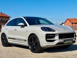 Grau Gebraucht 2025 Porsche Cayenne SUV | 138.040 €