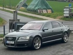 Grau Gebraucht 2007 Audi A8 Limousine | 7.500 € (Guter Preis)