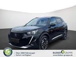 Perlaneraschwarz Gebraucht 2022 Peugeot e-2008 Allure SUV | 18.780 € (Superpreis)