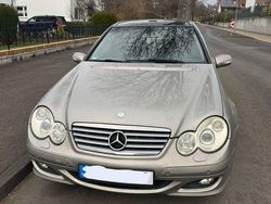 Gold Gebraucht 2005 Mercedes C200 Coupé | 4.000 € (Fairer Preis)