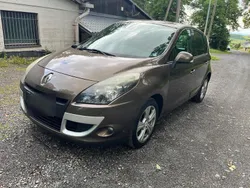 Braun Gebraucht 2011 Renault Scénic III Van / Kleinbus | 3.300 €