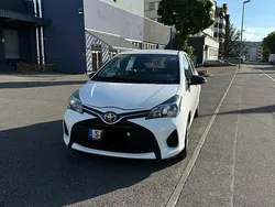 Weiß Gebraucht 2014 Toyota Yaris Kleinwagen | 7.999 € (Fairer Preis)