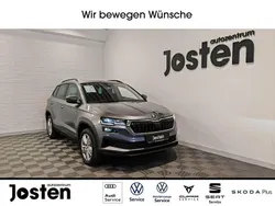Grau Gebraucht 2024 Skoda Karoq Selection SUV | 29.590 € (Guter Preis)