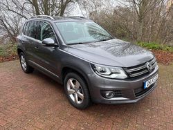 Grau Gebraucht 2014 VW Tiguan SUV | 16.900 € (Fairer Preis)