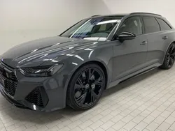 Grau Gebraucht 2022 Audi RS6 Sport Kombi | 149.900 €