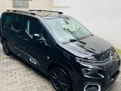 Schwarz Gebraucht 2020 Citroën Berlingo PureTech Van / Kleinbus | 23.999 € (Etwas zu teuer)