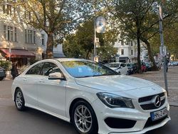 Weiß Gebraucht 2015 Mercedes CLA180 AMG line Limousine | 17.250 € (Fairer Preis)