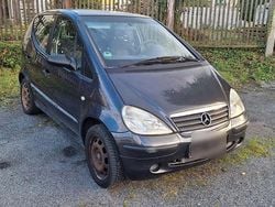Grau Gebraucht 1999 Mercedes A140 Classic Kleinwagen | 950 € (Fairer Preis)