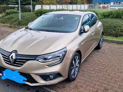 Gold Gebraucht 2017 Renault Mégane IV Bose Edition Limousine | 10.700 € (Fairer Preis)