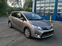 Braun Gebraucht 2014 Toyota Verso Van / Kleinbus | 4.999 € (Guter Preis)