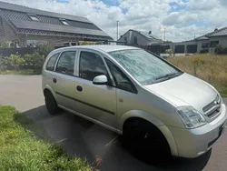 Silber Gebraucht 2004 Opel Meriva Van / Kleinbus | 1.200 € (Superpreis)