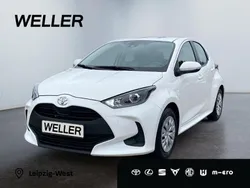 Weiss Gebraucht 2022 Toyota Yaris Basis Kleinwagen | 14.690 € (Fairer Preis)