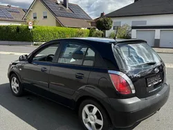 Schwarz Gebraucht 2006 Kia Rio Limousine | 3.399 € (Fairer Preis)