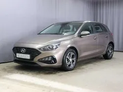 Silky bronze metallic Gebraucht 2023 Hyundai i30 Comfort Limousine | 19.980 € (Guter Preis)