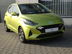 Grün Neu 2024 Hyundai i10 Kleinwagen | 19.890 € (Etwas zu teuer)