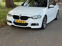 Weiß Gebraucht 2016 BMW 330e iPerformance Limousine | 17.250 € (Teuer)