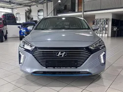 Grau Gebraucht 2018 Hyundai Ioniq Style Limousine | 16.700 € (Fairer Preis)