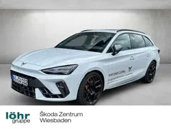 Glacial weiß metallic Gebraucht 2025 Cupra Leon VZ Kombi | 42.590 € (Etwas zu teuer)