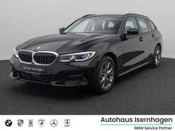 Schwarz ii668 Gebraucht 2022 BMW 320e Sport Line Kombi | 28.499 € (Fairer Preis)