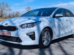 Weiß Gebraucht 2021 Kia Ceed Limousine | 14.500 € (Fairer Preis)