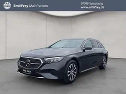 Grau Gebraucht 2024 Mercedes E220 Avantgarde Kombi | 46.950 € (Guter Preis)