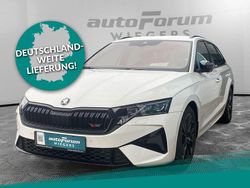 Candyweiss Gebraucht 2025 Skoda Octavia RS Kombi | 37.470 € (Superpreis)