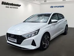 Weiß Gebraucht 2021 Hyundai i20 Intro Edition Limousine | 15.970 € (Fairer Preis)