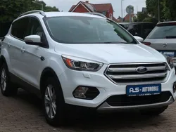 Weiß Gebraucht 2017 Ford Kuga Titanium SUV | 12.790 € (Fairer Preis)