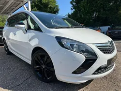 Weiß Gebraucht 2014 Opel Zafira Tourer OPC Van / Kleinbus | 10.999 € (Fairer Preis)