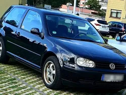 Schwarz Gebraucht 2001 VW Golf IV Edition Kleinwagen | 1.100 € (Fairer Preis)